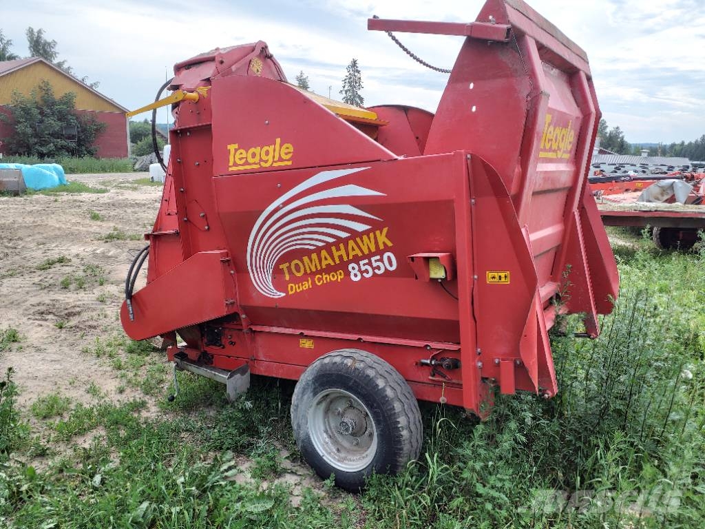 TEAGLE Tomahawk 8550 Desmenuzadoras, cortadoras y desenrolladoras de pacas
