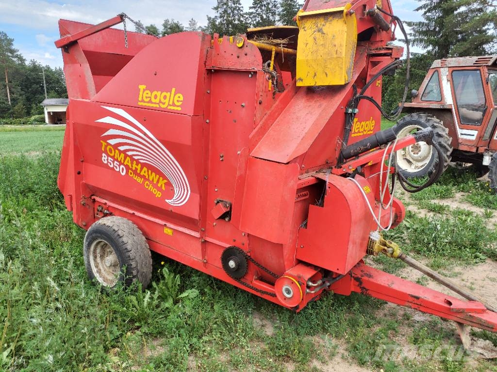 TEAGLE Tomahawk 8550 Desmenuzadoras, cortadoras y desenrolladoras de pacas