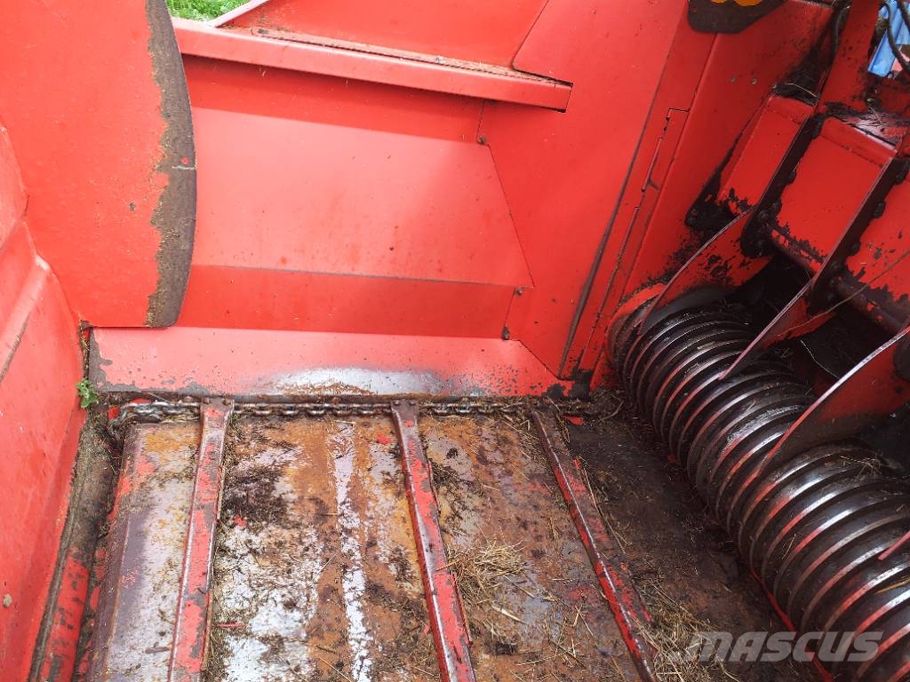 TEAGLE Tomahawk 8550 Desmenuzadoras, cortadoras y desenrolladoras de pacas