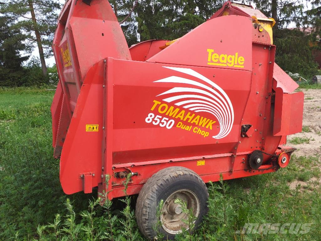 TEAGLE Tomahawk 8550 Desmenuzadoras, cortadoras y desenrolladoras de pacas