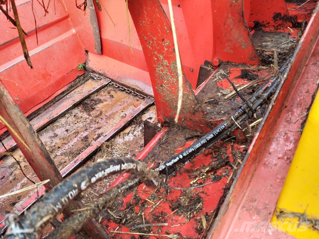 TEAGLE Tomahawk 8550 Desmenuzadoras, cortadoras y desenrolladoras de pacas