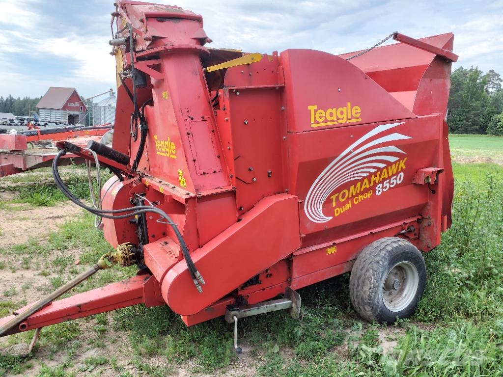 TEAGLE Tomahawk 8550 Desmenuzadoras, cortadoras y desenrolladoras de pacas