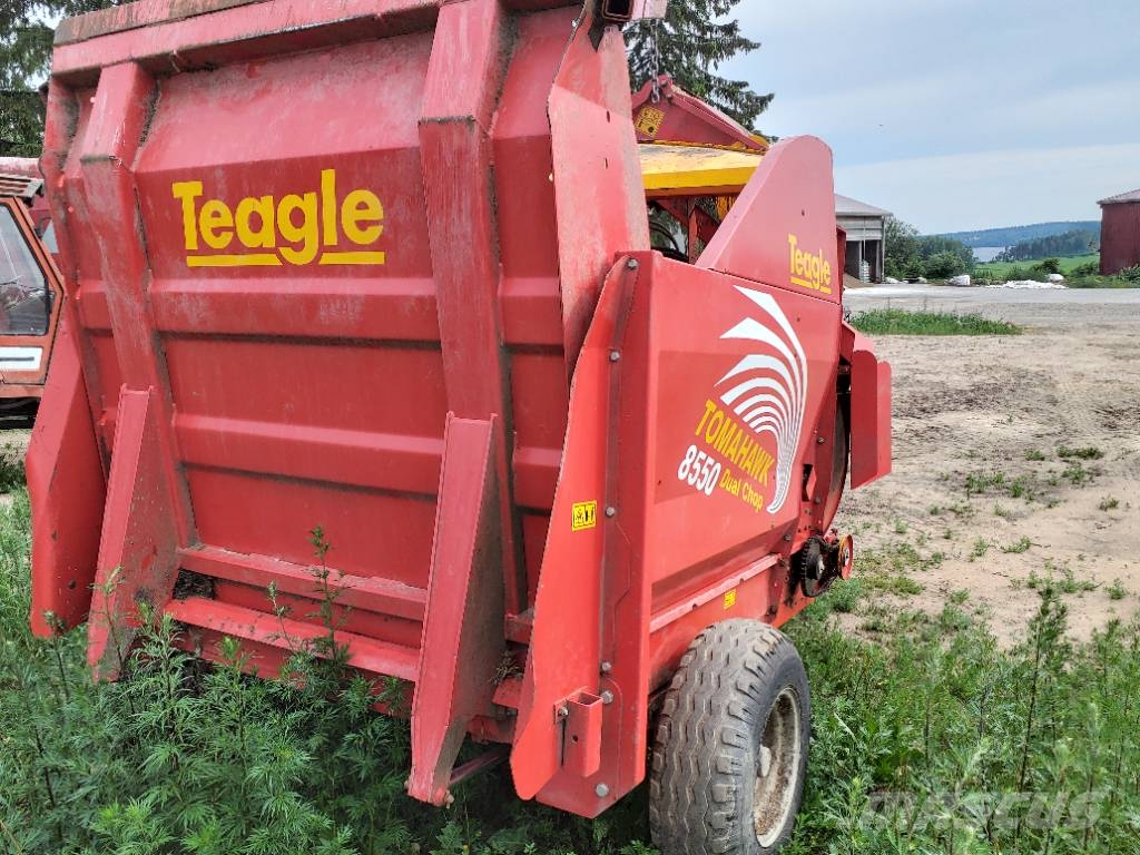 TEAGLE Tomahawk 8550 Desmenuzadoras, cortadoras y desenrolladoras de pacas