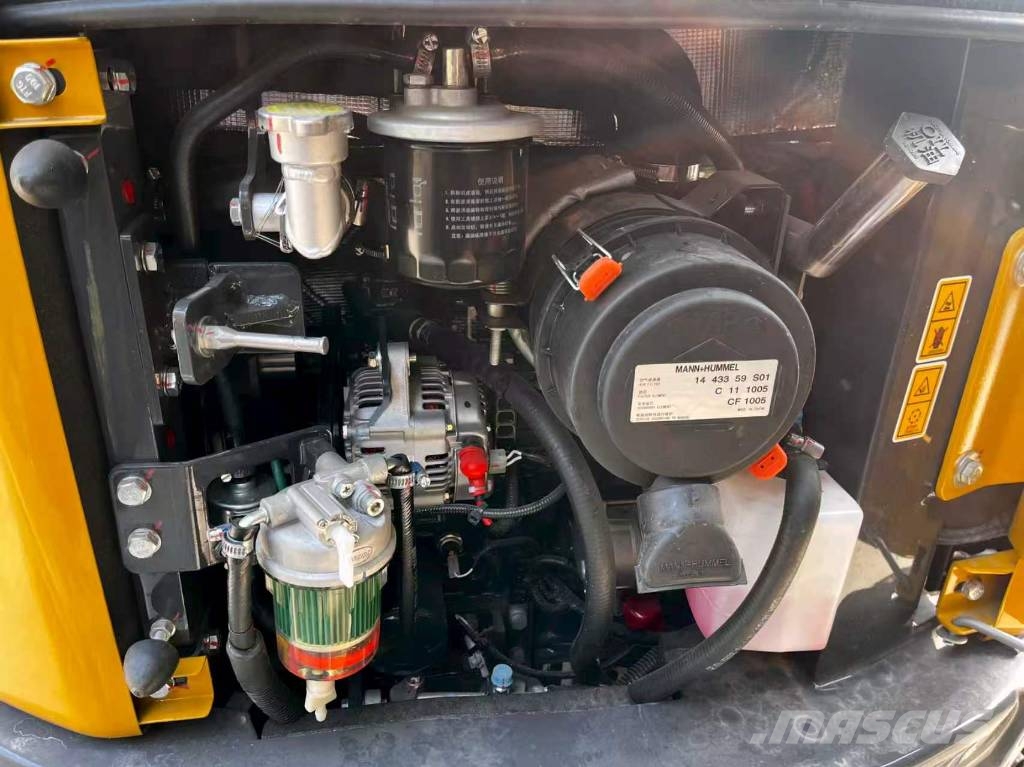 XCMG XE 27 U ミニ油圧ショベル 7t以下(ミニユンボ・ミニディガー)