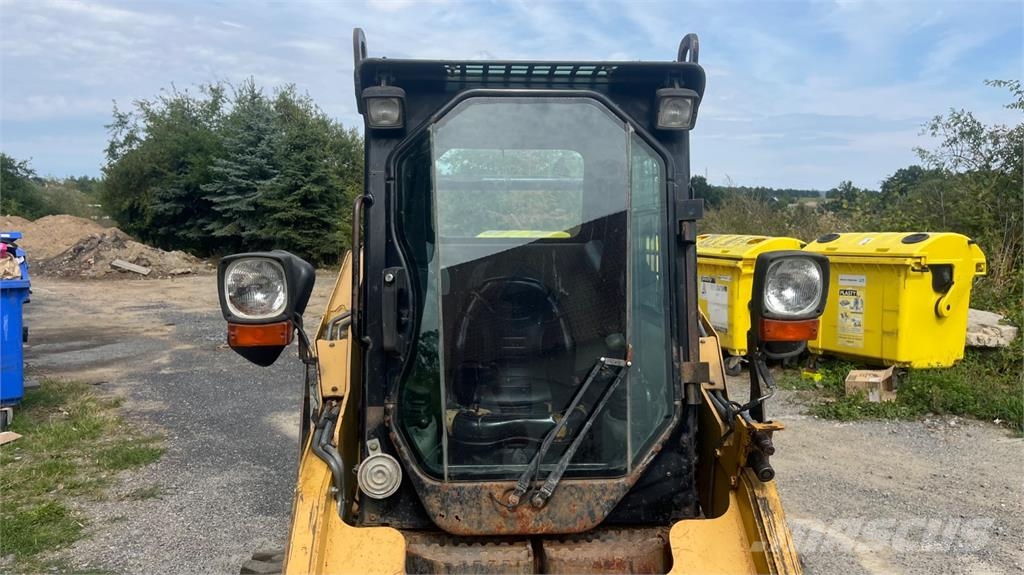 CAT 242 B 4X4 Stavebnictví - ostatní