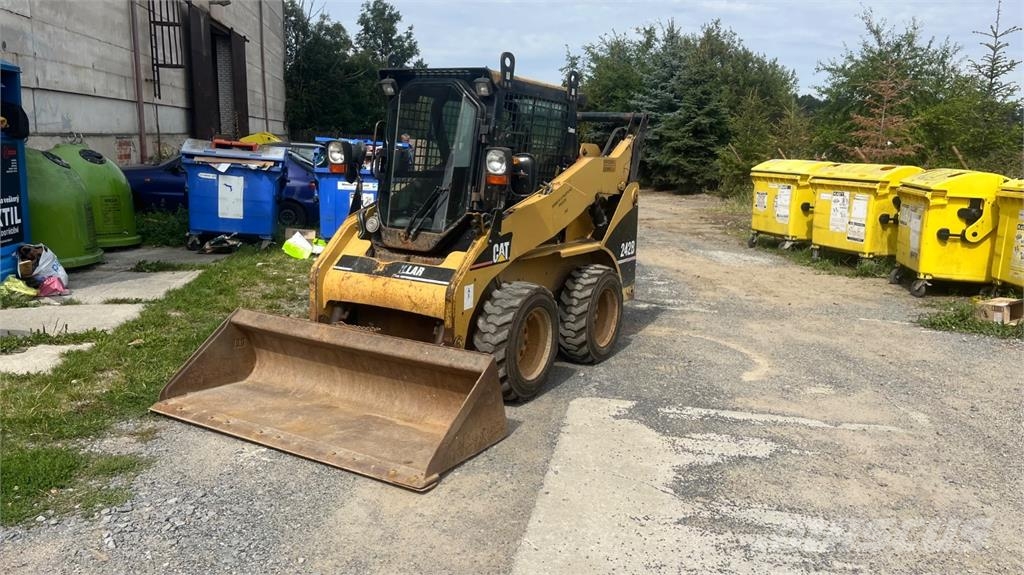 CAT 242 B 4X4 Stavebnictví - ostatní