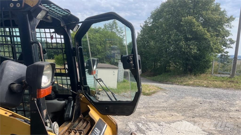 CAT 242 B 4X4 Stavebnictví - ostatní