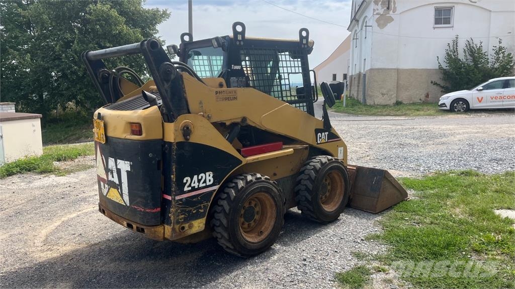 CAT 242 B 4X4 Stavebnictví - ostatní