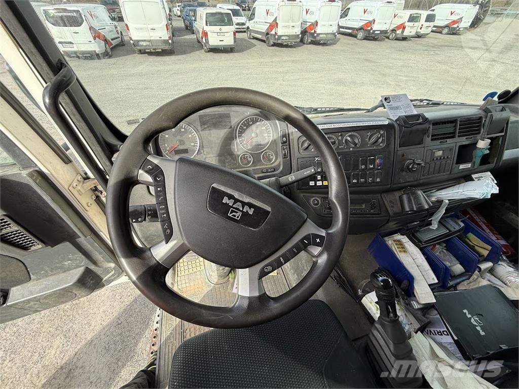 MAN TGM 13.250 4X4 Camiones grúa