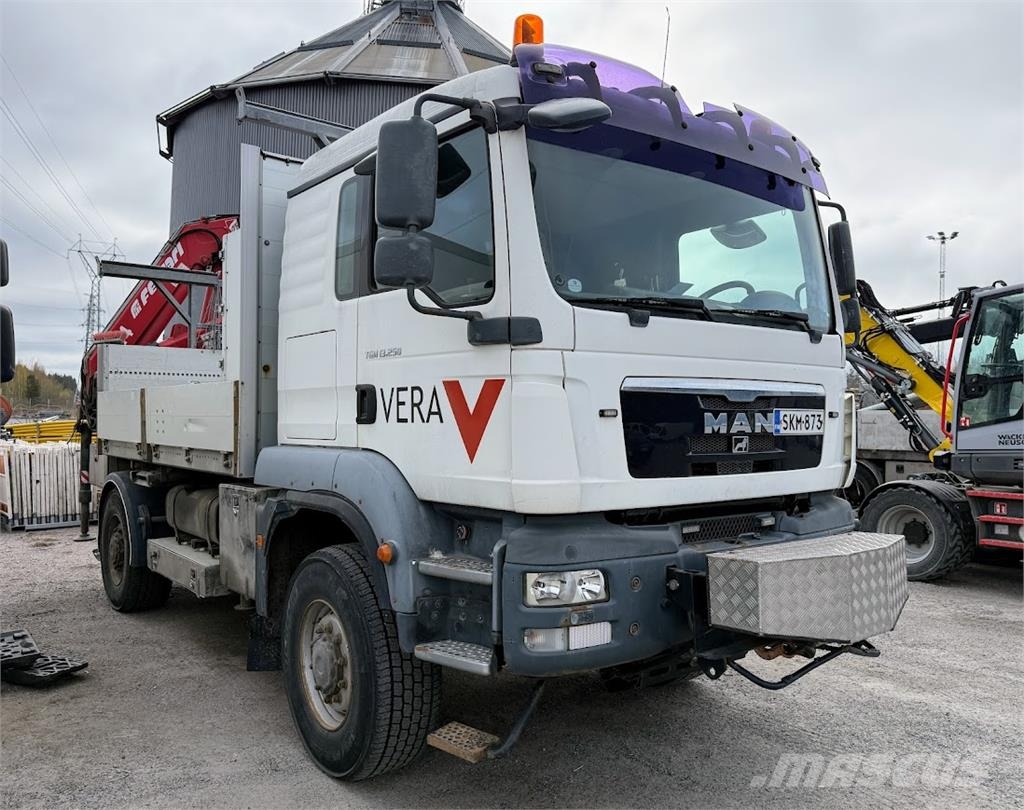 MAN TGM 13.250 4X4 Camiones grúa