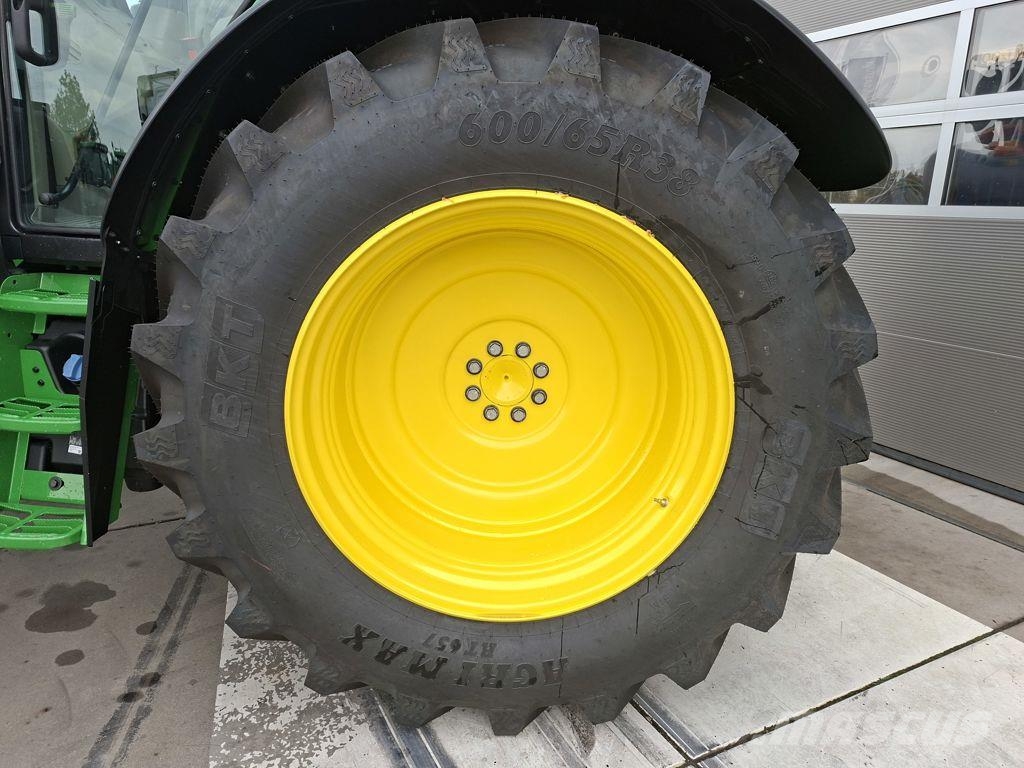 John Deere 6100M Traktoren