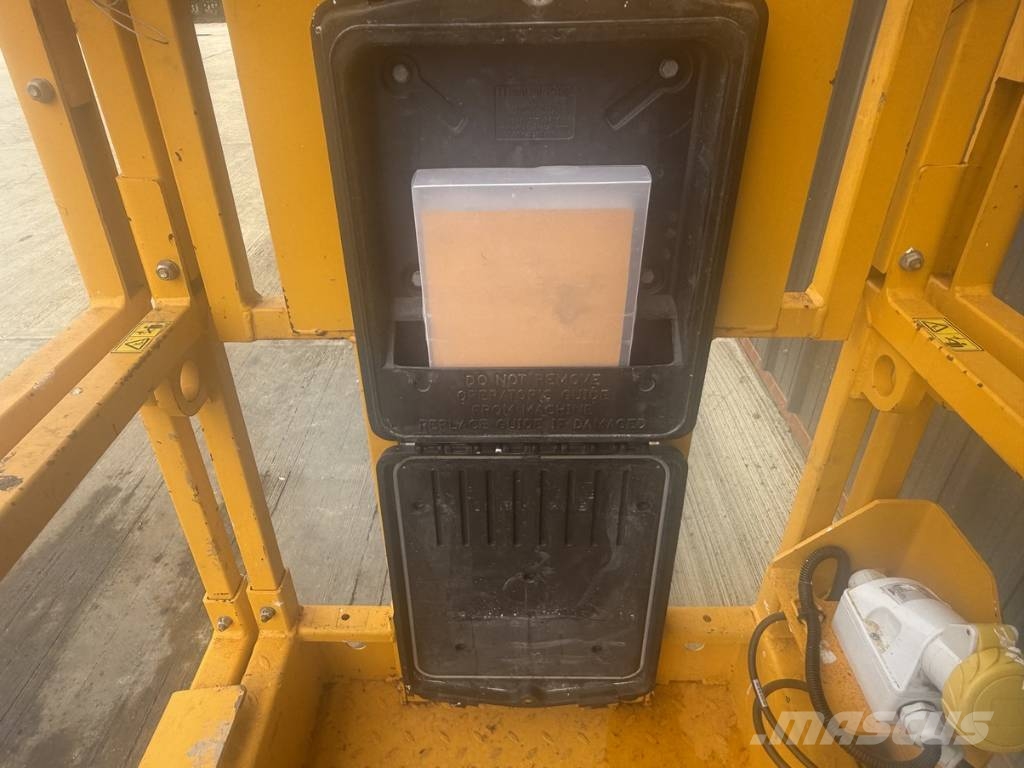 JCB S 1930 E Škarjaste dvižne ploščadi