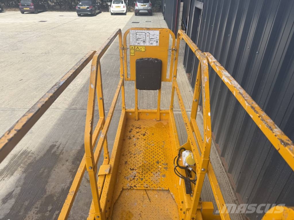 JCB S 1930 E Škarjaste dvižne ploščadi