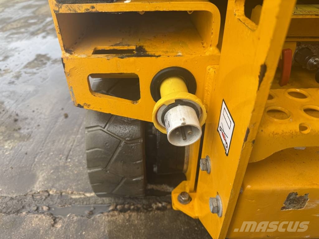 JCB S 1930 E Škarjaste dvižne ploščadi