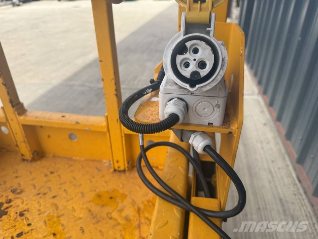 JCB S 1930 E Škarjaste dvižne ploščadi