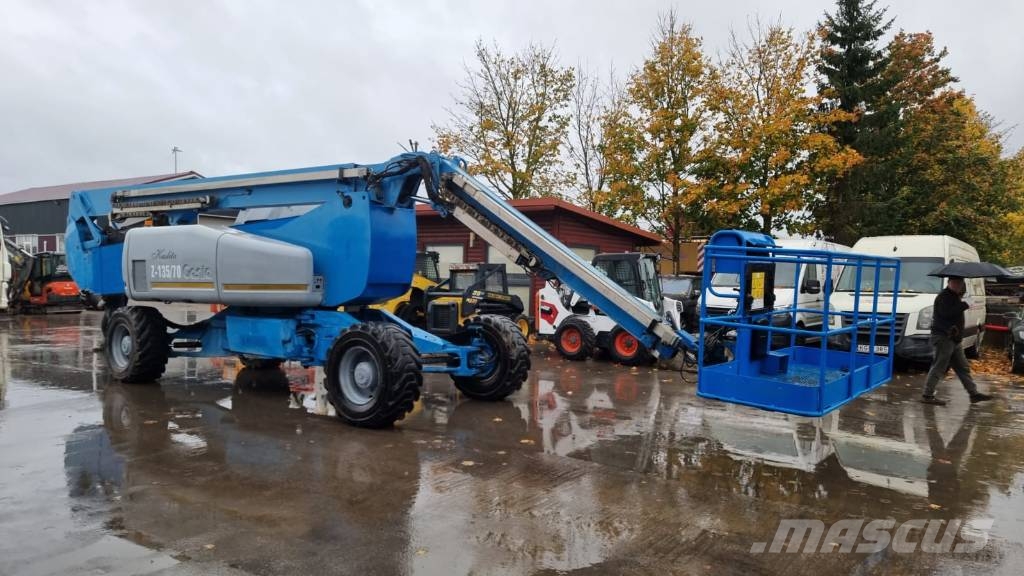 Genie Z 135/70 관절형 전동이동 리프트