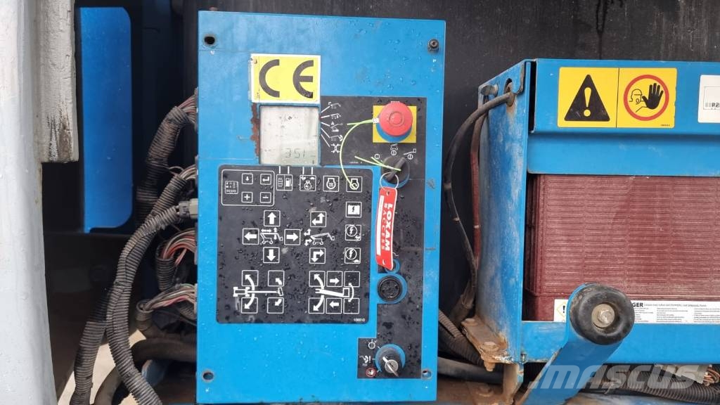 Genie Z 135/70 관절형 전동이동 리프트