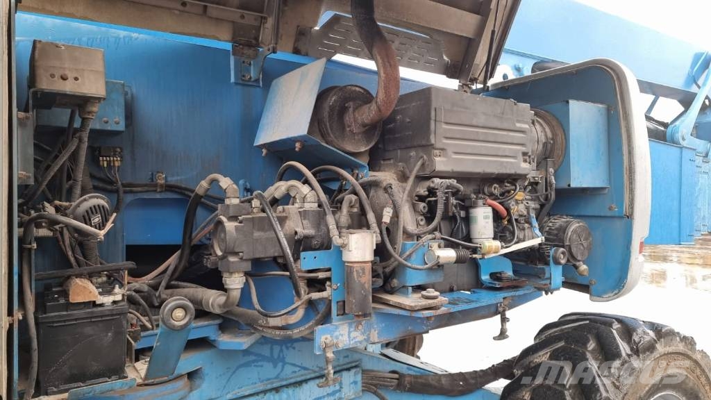 Genie Z 135/70 관절형 전동이동 리프트