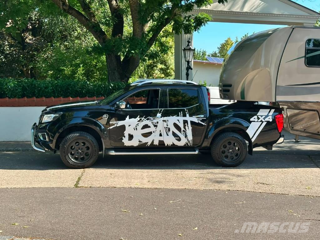 Nissan Navara mit Wohnauflieger Evergreen Eco-Lite Diger yari çekiciler
