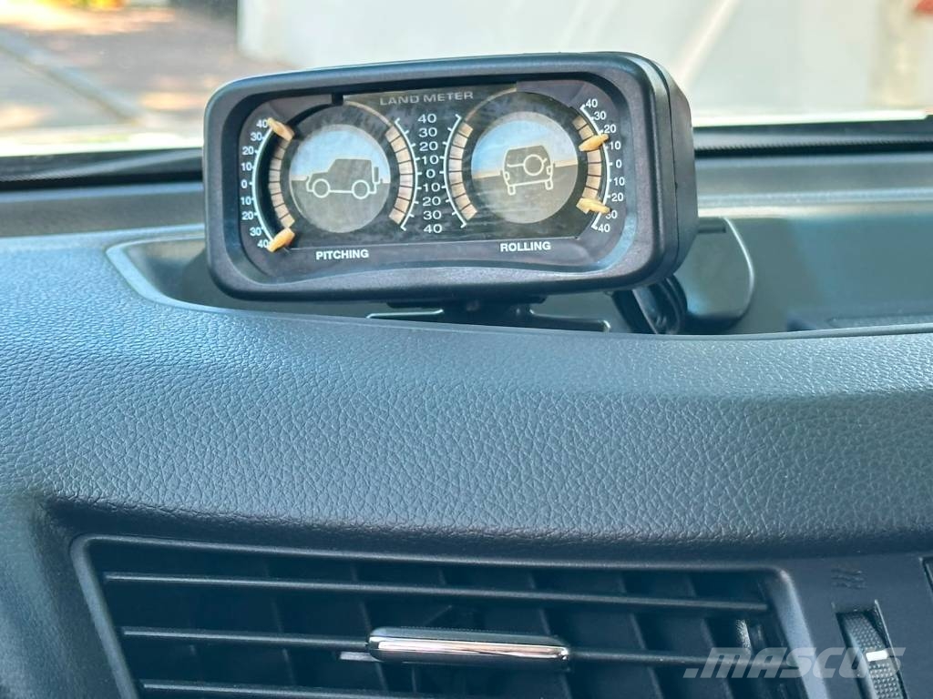 Nissan Navara mit Wohnauflieger Evergreen Eco-Lite Diger yari çekiciler