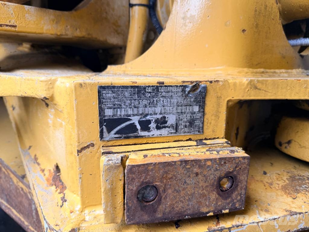CAT 735 Zglobni demperji