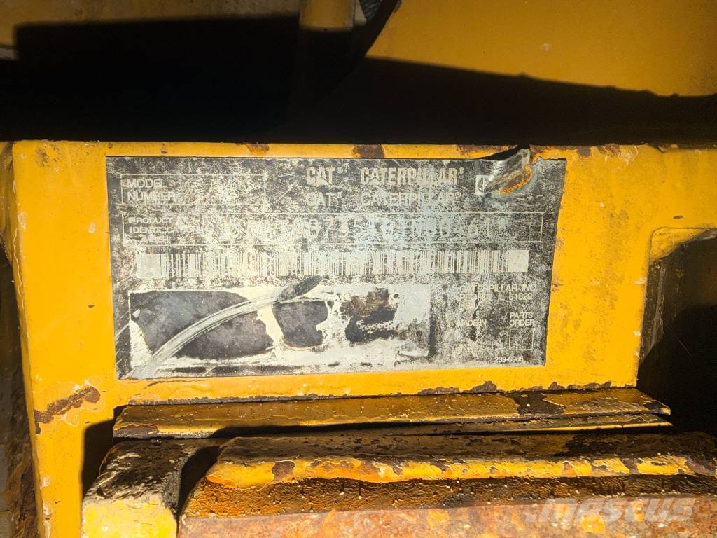 CAT 735 Zglobni demperji