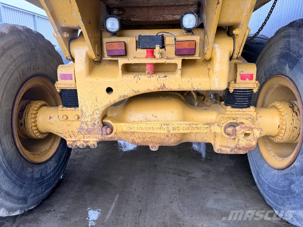 CAT 735 Zglobni demperji