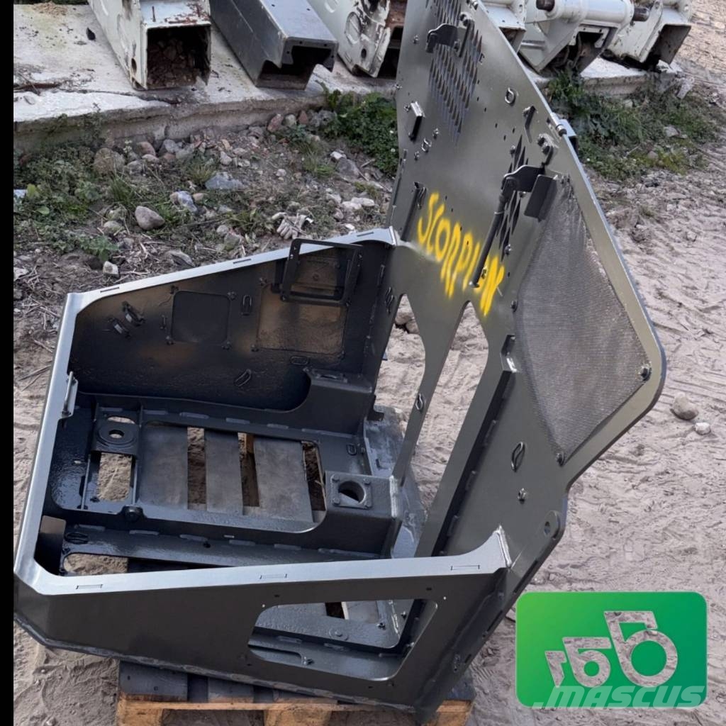 Claas Scorpion 732 Engine Cover, Housing, Shield, Enclosure Chassis og understell