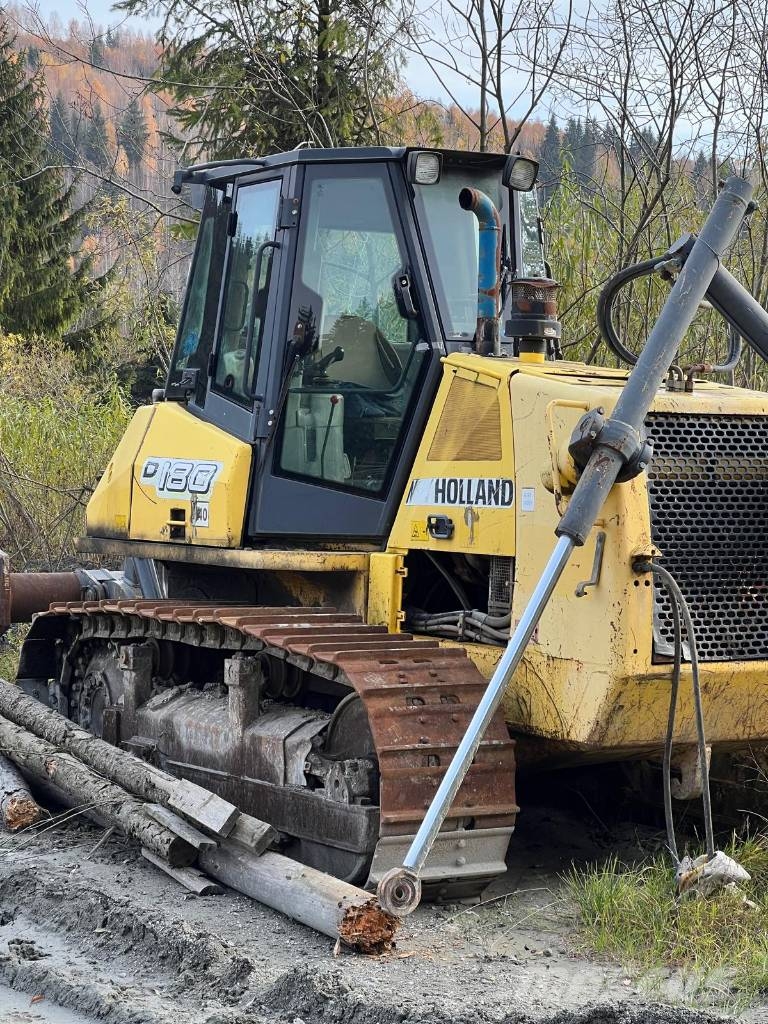New Holland D 180 كابينة والداخلية