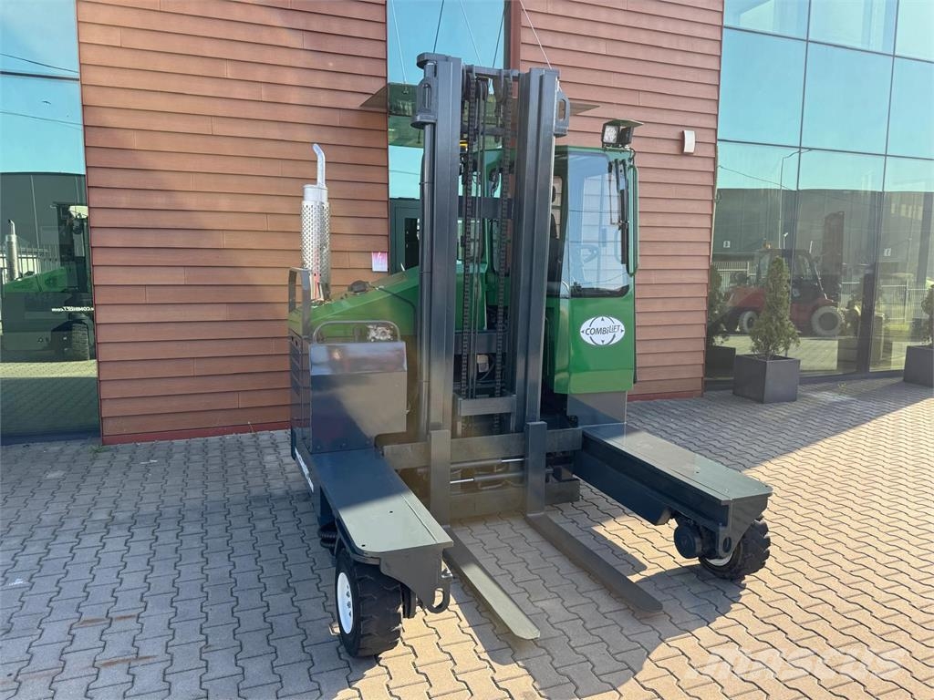 Combilift C4000 // Diesel // 2004 year 4-way reach trucks