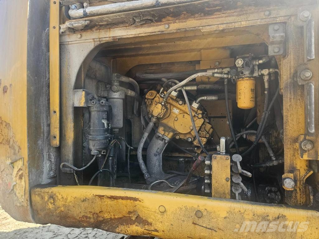 CAT 330FL 대형 굴삭기 29톤 이상