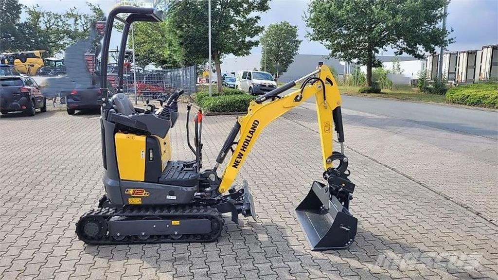New Holland E12D حفارات بعجل