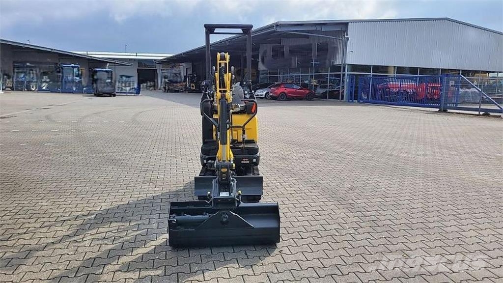 New Holland E12D حفارات بعجل