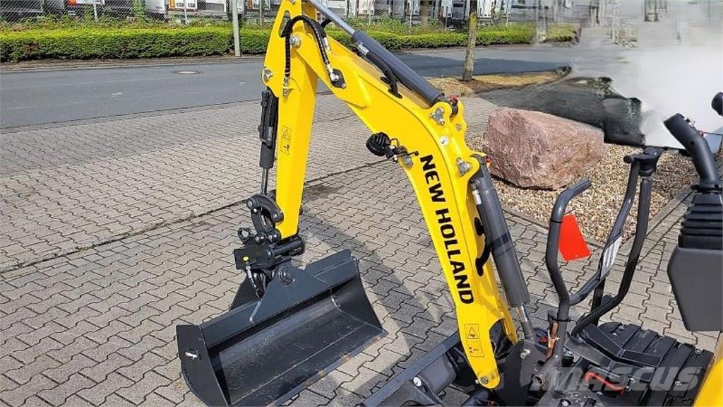 New Holland E12D حفارات بعجل