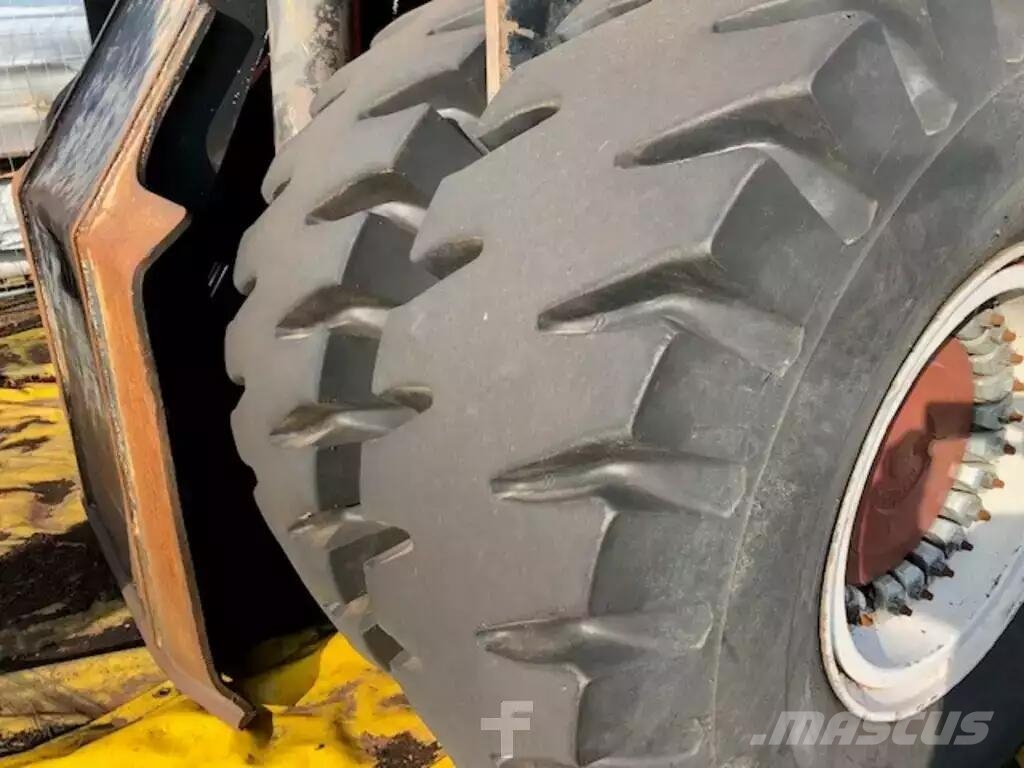 Svetruck TMF 15/11 Dohvatni viljuškari