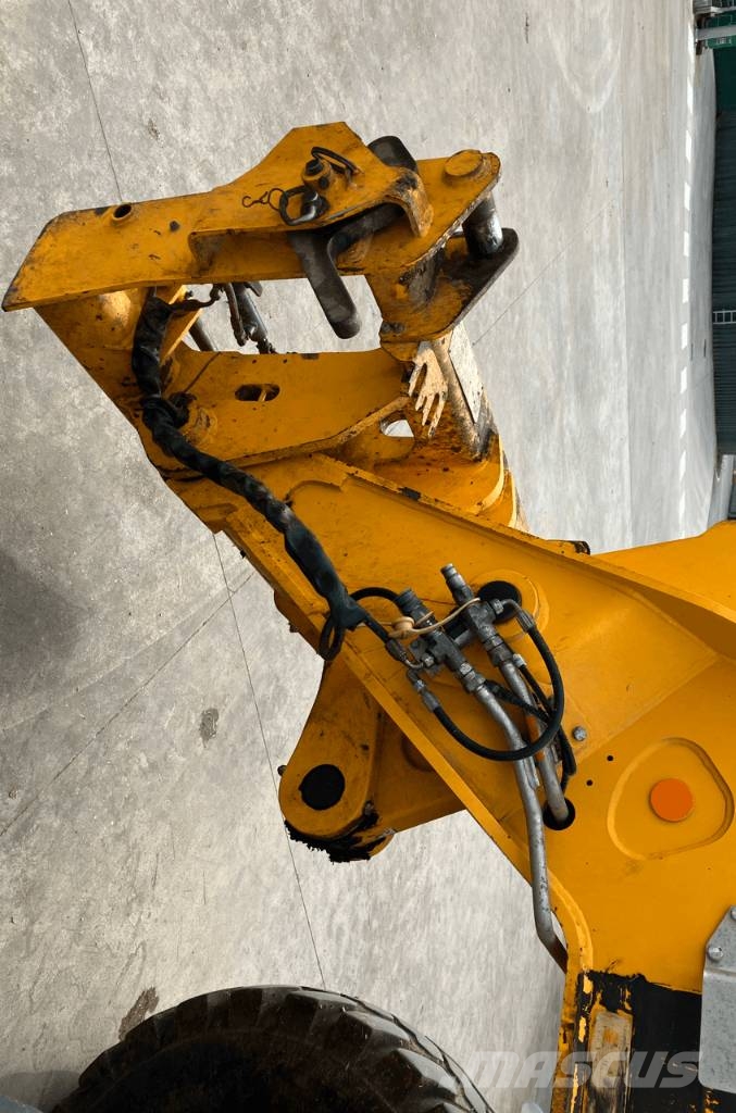 JCB 560-80 agri xtra Dtvt Teleskopski viličarji