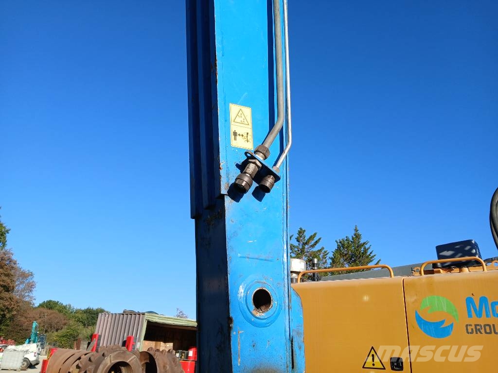 Fuchs MHL 320F Gumikerekes kotrók