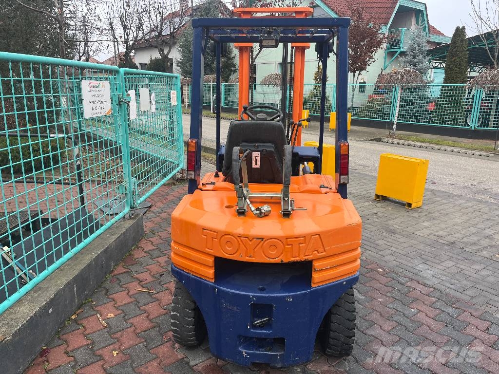 Toyota 5FGF25 V-4125 IO LPG forklifts