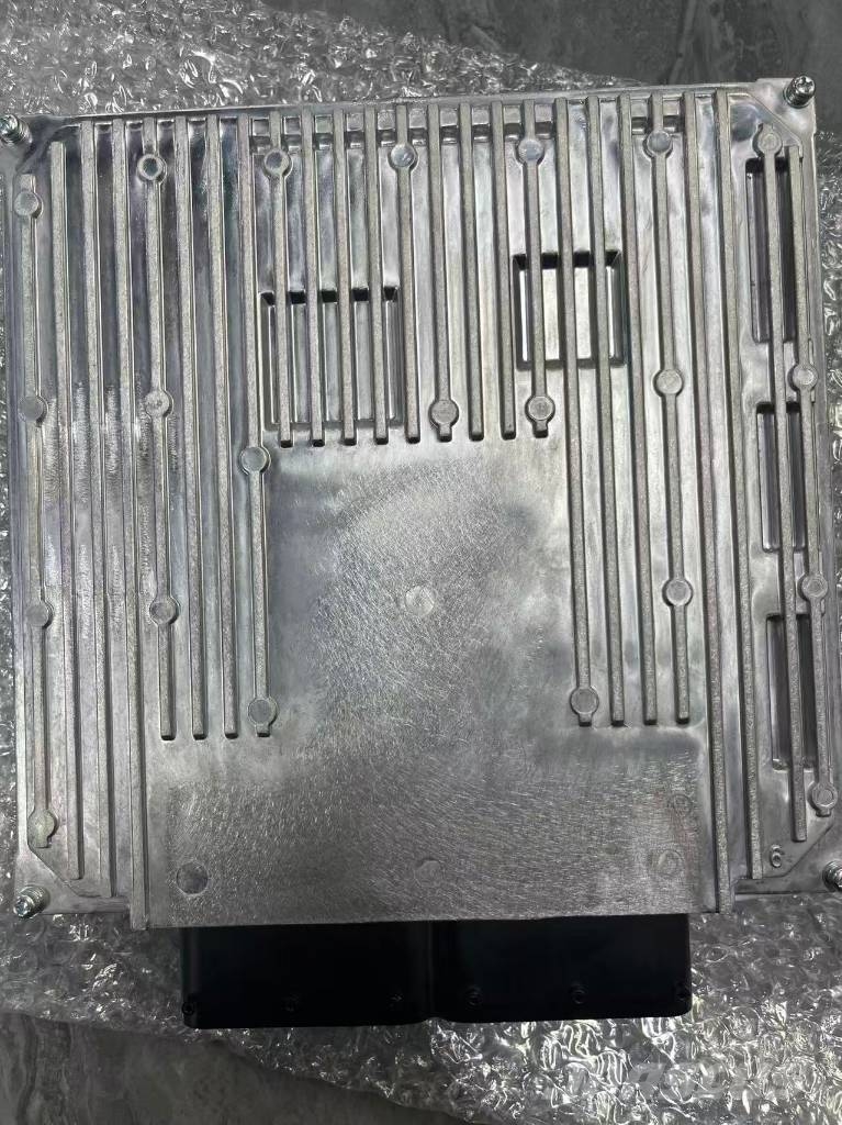 Isuzu 6hk1 ecu /ecm  8972673350 محركات