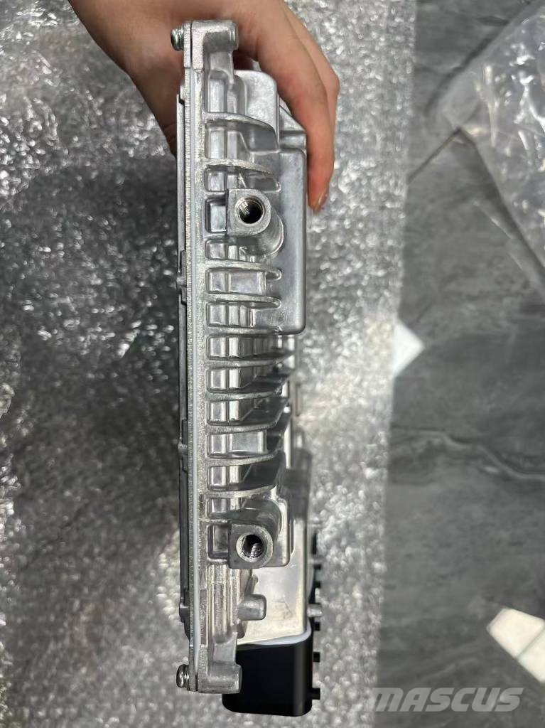 Isuzu 6hk1 ecu /ecm  8972673350 محركات