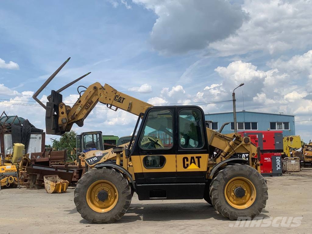 CAT TH 62 معدات مناولة لأغراض الزراعة