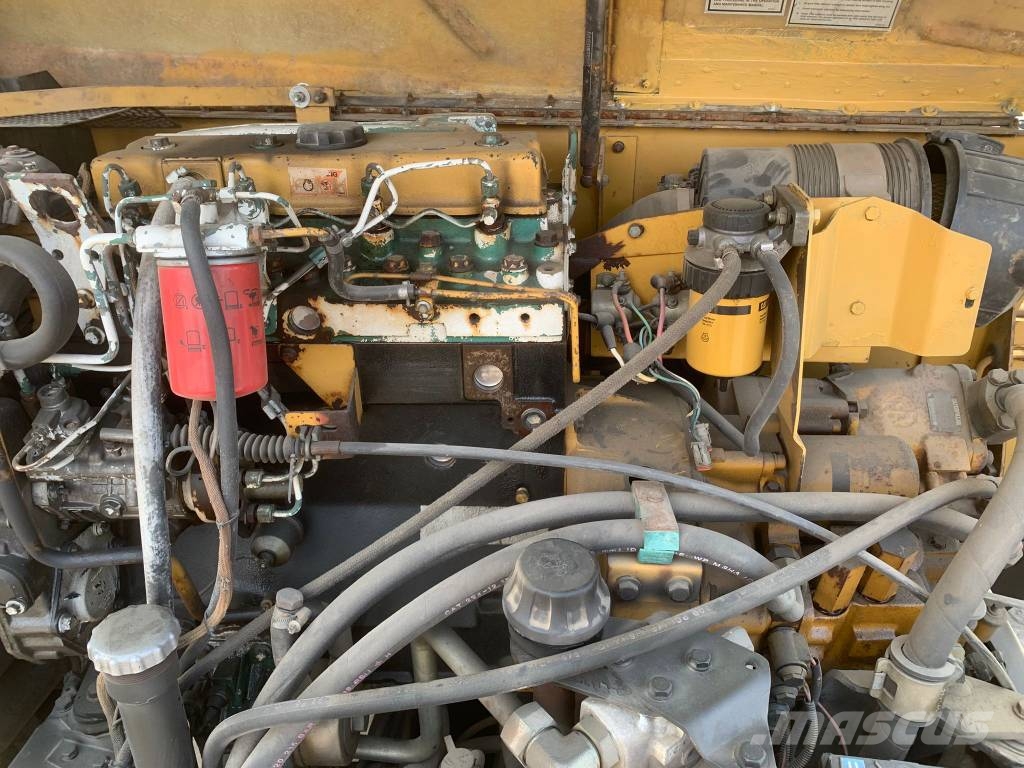 CAT TH 62 معدات مناولة لأغراض الزراعة