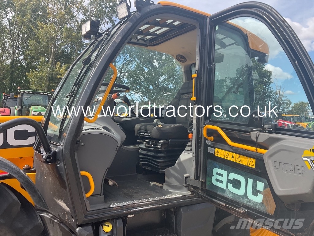 JCB 538-60 Poljoprivredni teleskopski utovarivači
