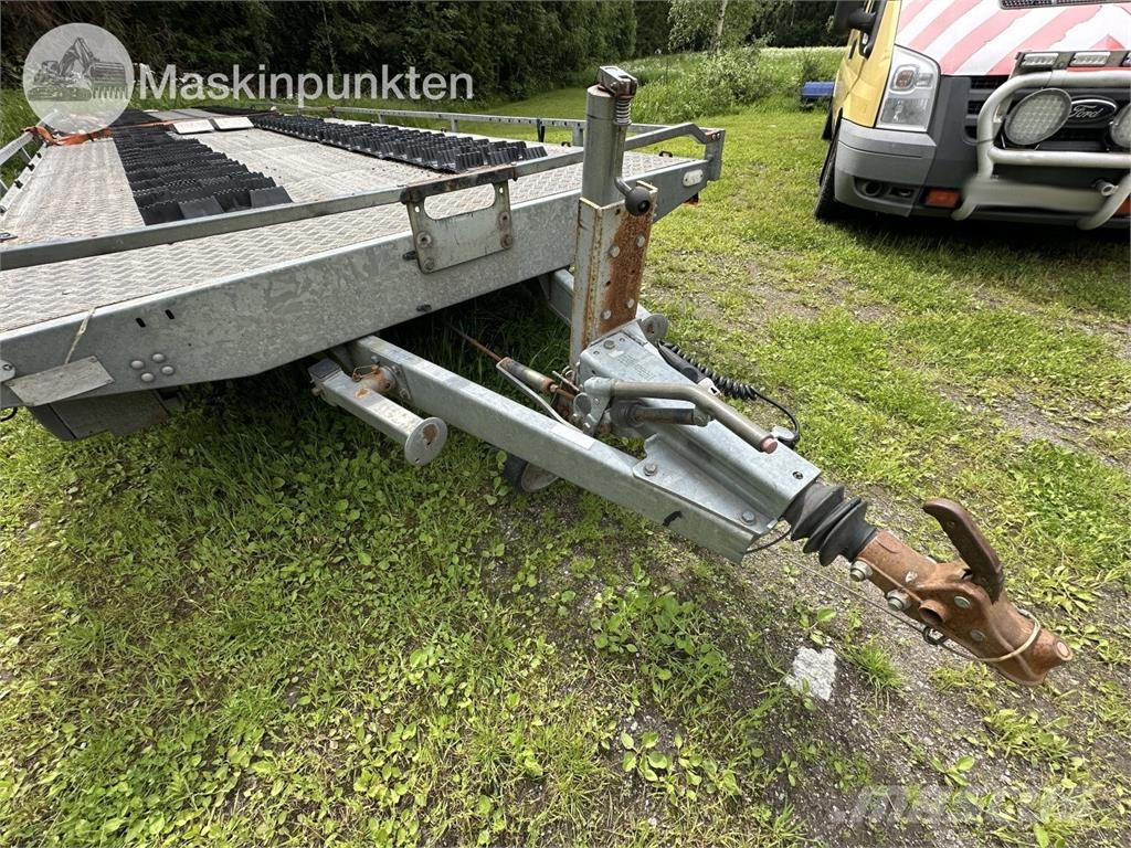 Agados Donna B3 Special Vehicle transport trailers