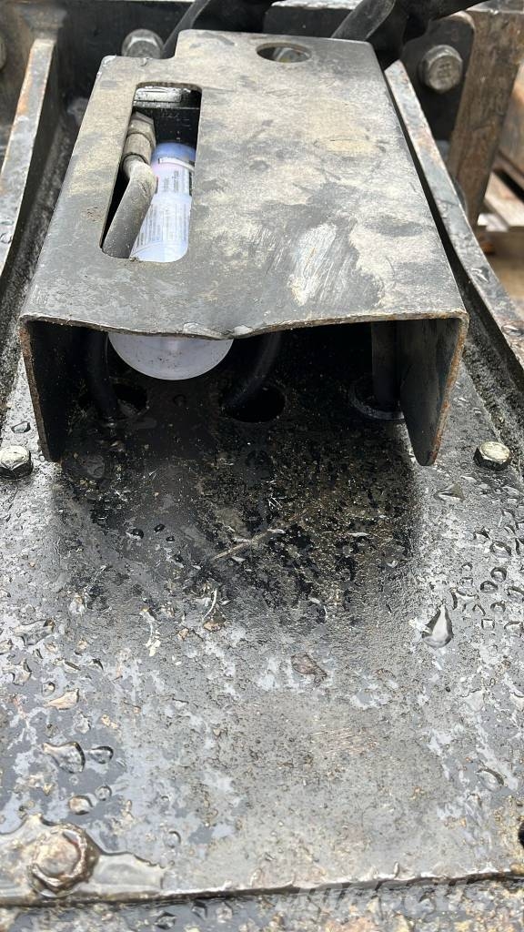 CAT H 115 GC Hammer / Brecher