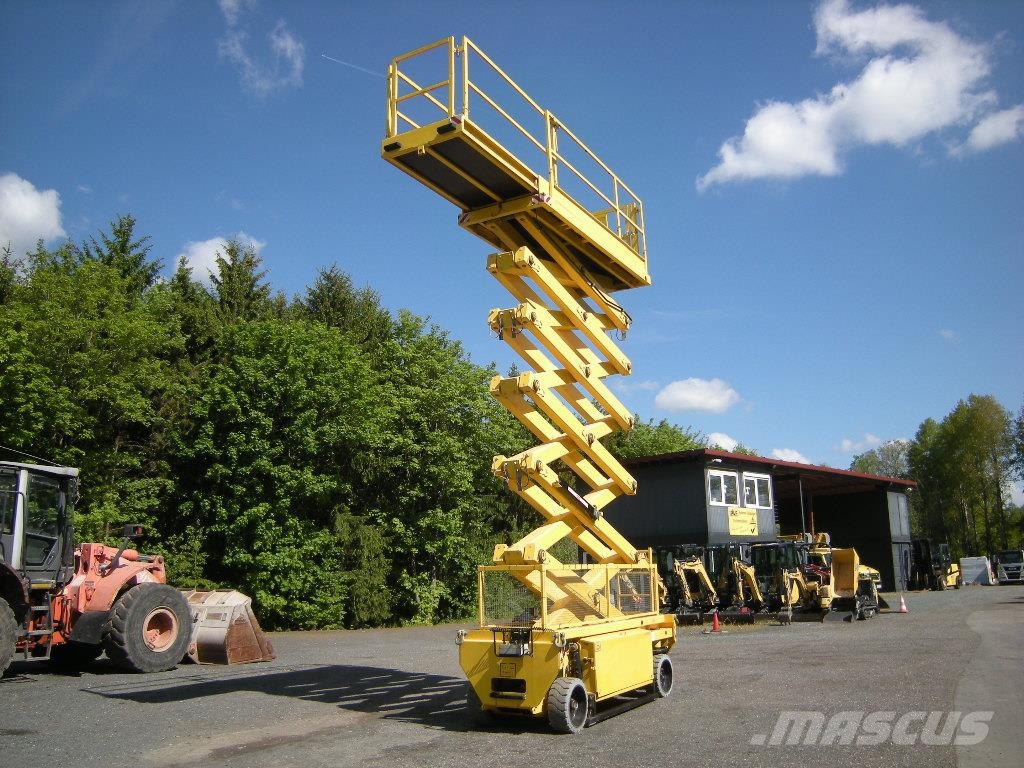 Holland Lift HL 190E12 剪式升降機