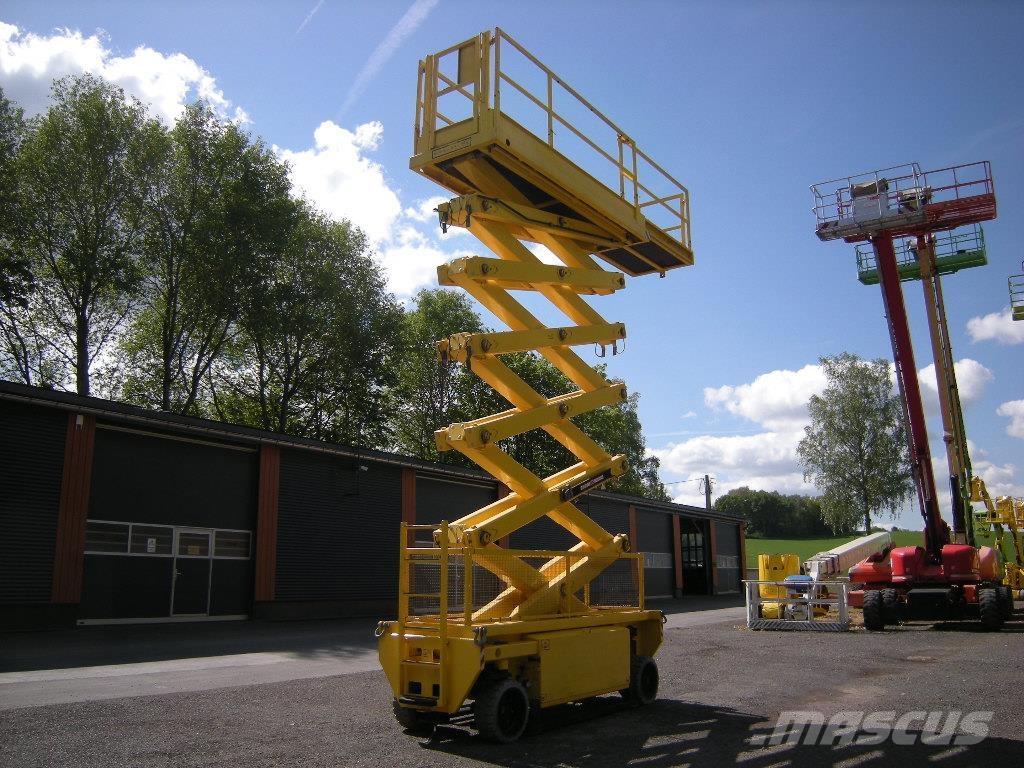 Holland Lift HL 190E12 剪式升降機