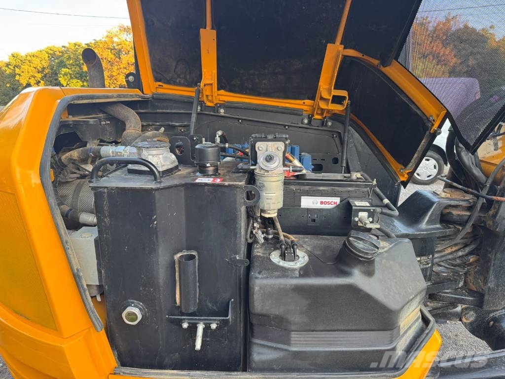 JCB 90Z-2 Midi bagri 7t – 12t