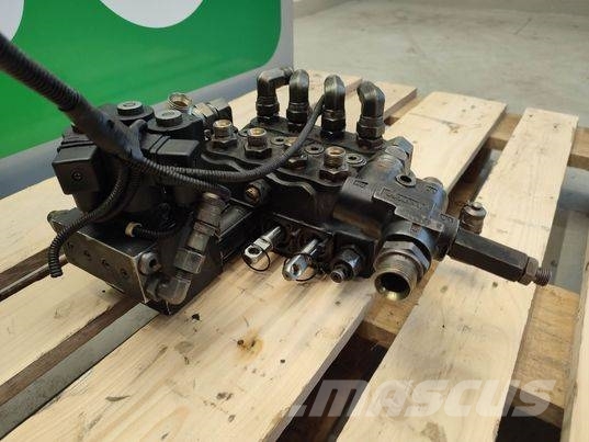 Terex 2506 hydraulic distributor Hidrolik