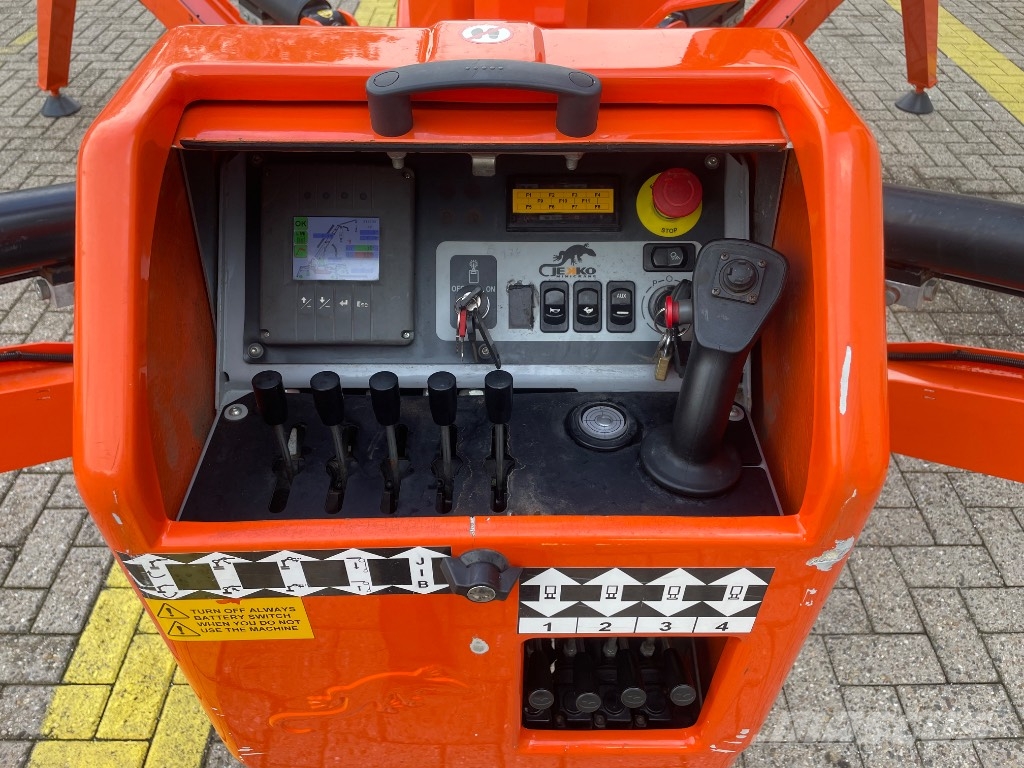Jekko SPX 424 CDH 小型起重機